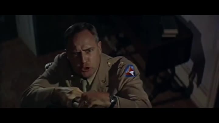 Extrait vidéo du film  Reflets dans un oeil d or