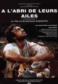 voir la fiche complète du film : A l abri de leurs ailes