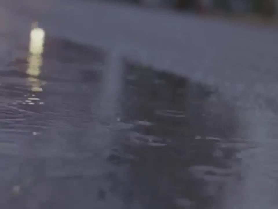 Extrait vidéo du film  Les Gens de la pluie