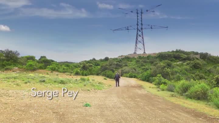 Extrait vidéo du film  Serge Pey et la boîte aux lettres du cimetière