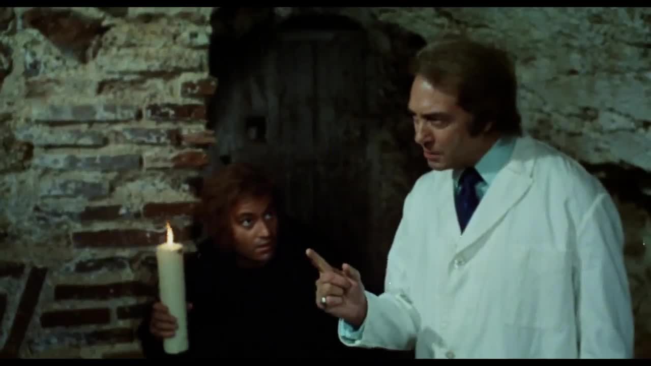 Extrait vidéo du film  Le Bossu de la morgue