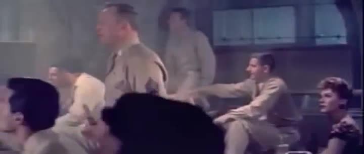 Extrait vidéo du film  Les Nus et les morts