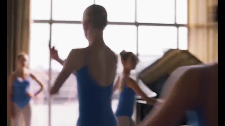 Extrait vidéo du film  Girl