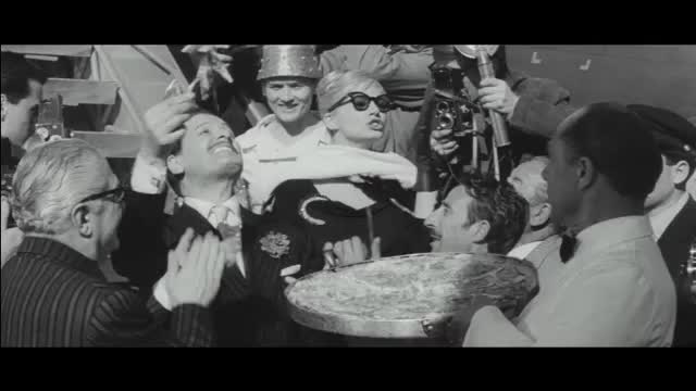 Extrait vidéo du film  La Dolce Vita