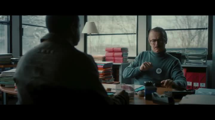 Un extrait du film  Les Têtes de l emploi