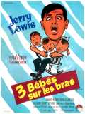 Trois bébés sur les bras