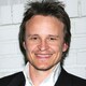 photo de Damon Herriman