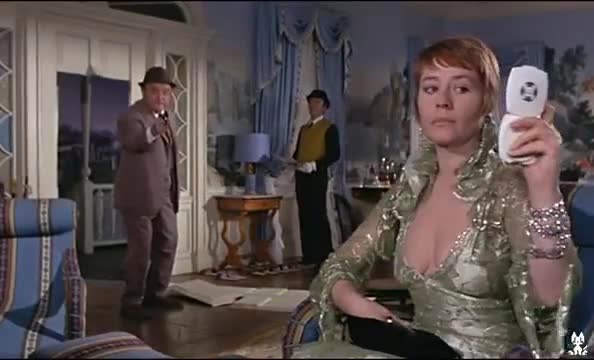 Extrait vidéo du film  Elle cause plus... elle flingue