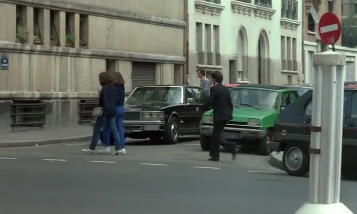 Extrait vidéo du film  Que les gros salaires lèvent le doigt !