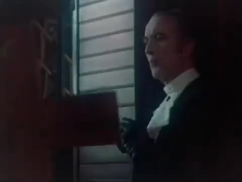 Extrait vidéo du film  Dracula père et fils