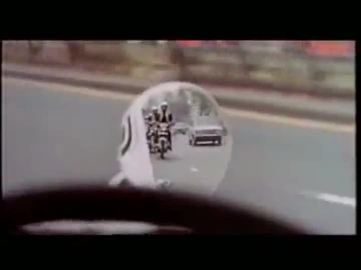 Extrait vidéo du film  Dracula vit toujours à Londres