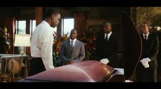 Un extrait du film  Panique aux funérailles