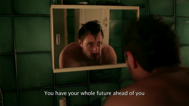 Un extrait du film  Le Monde doit m arriver (?)