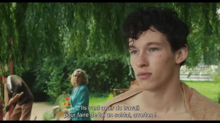 Un extrait du film  Queen and Country