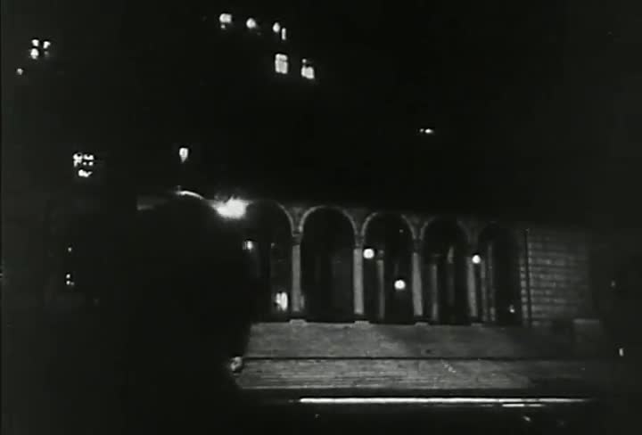 Extrait vidéo du film  Mort à l arrivée