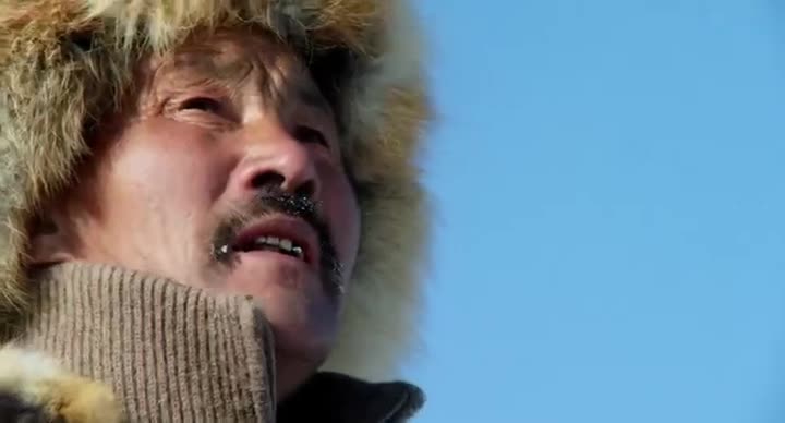 Extrait vidéo du film  La Jeune fille et son aigle