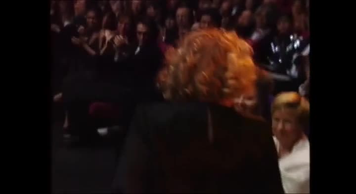 Extrait vidéo du film  La Vieille qui marchait dans la mer