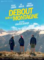 Debout Sur La Montagne