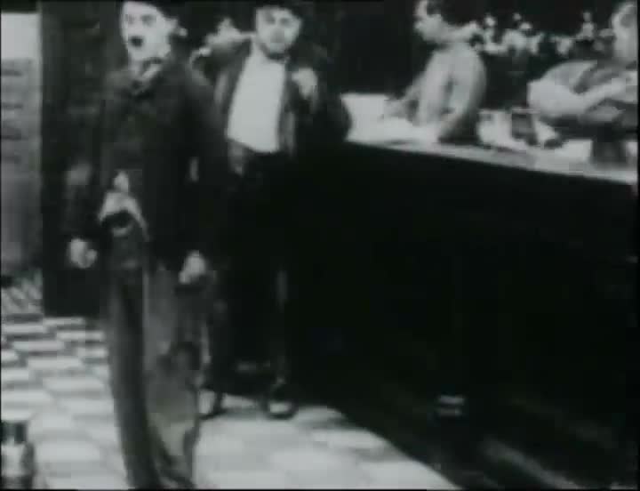 Extrait vidéo du film  Charlot est trop galant