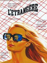 voir la fiche complète du film : L étrangère