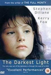 voir la fiche complète du film : The Darkest Light