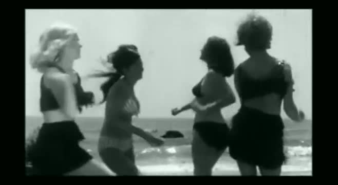 Extrait vidéo du film  The Beach Girls and the Monster