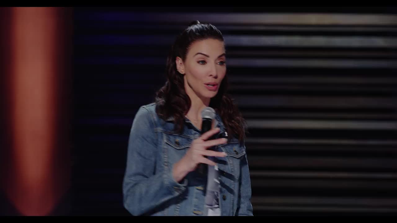 Extrait vidéo du film  Whitney cummings : can i touch it?