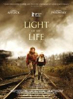 voir la fiche complète du film : Light of My Life