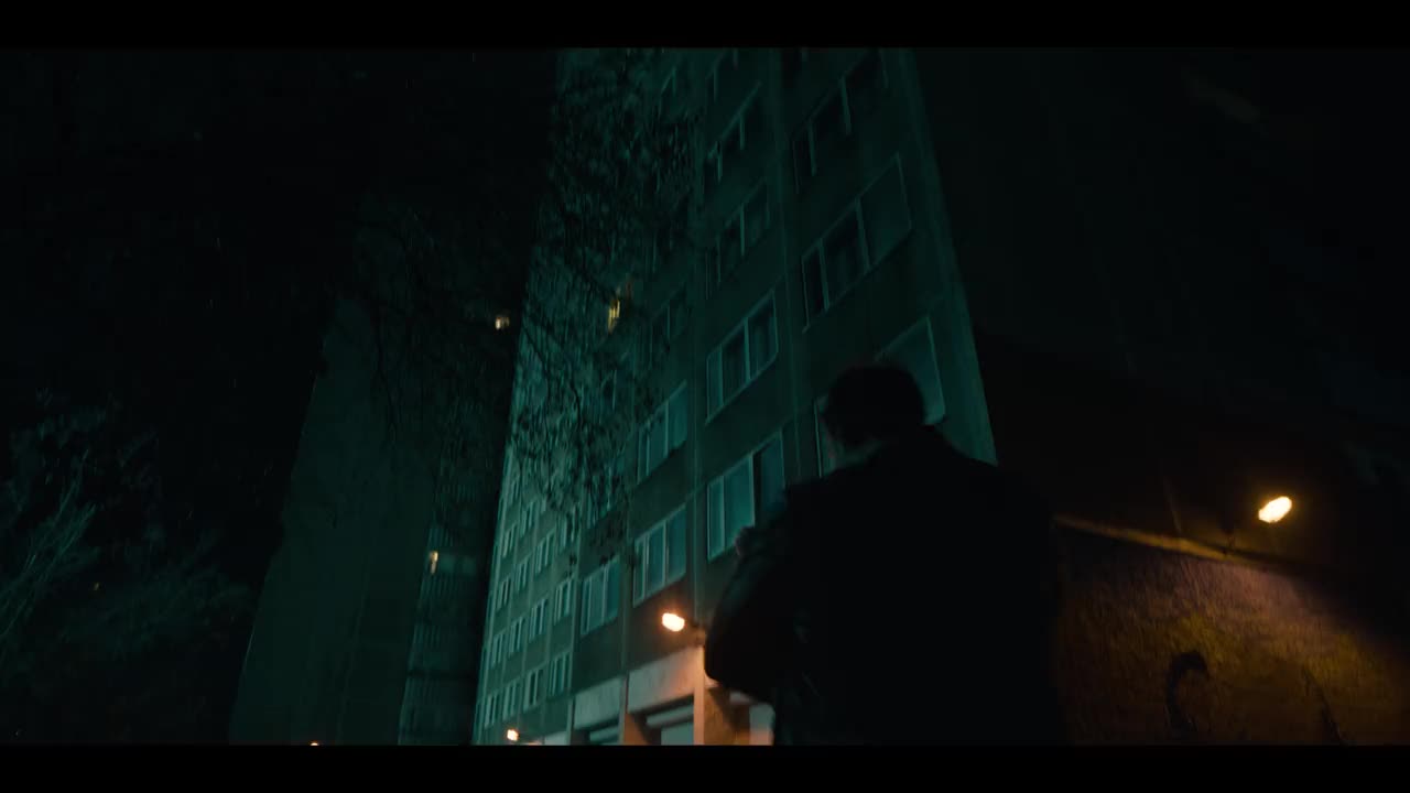 Un extrait de la série  Dogs of berlin