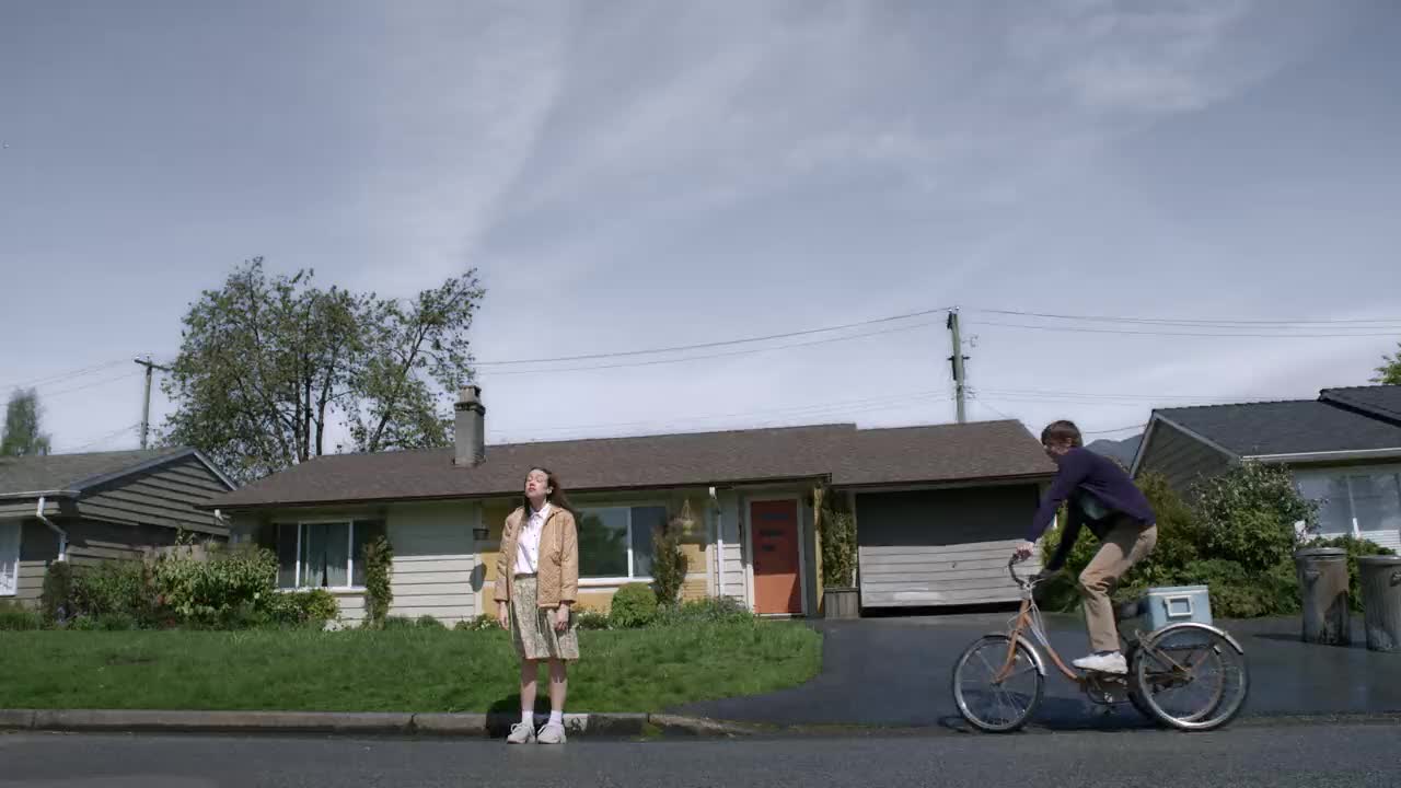 Un extrait de la série  Haters back off