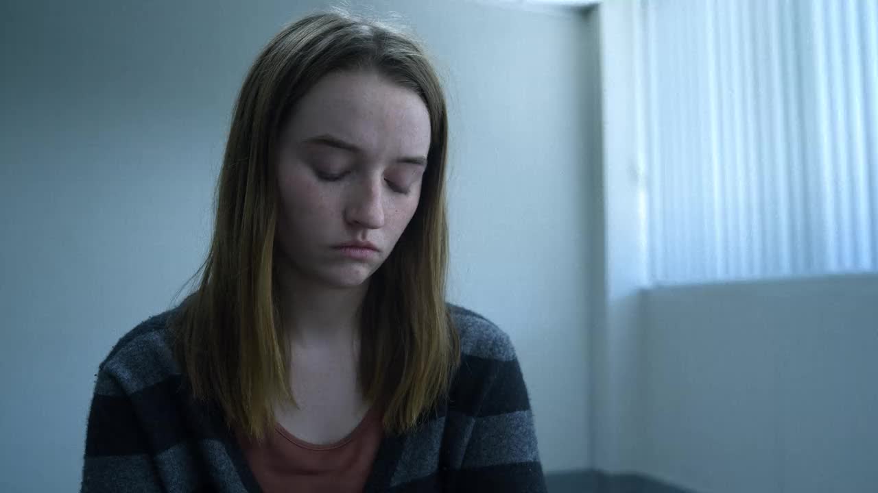 Un extrait de la série  Unbelievable